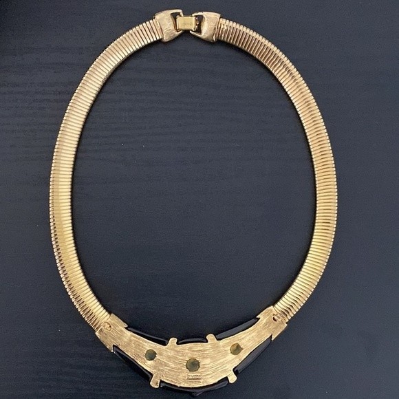 Vintage Monet Gold Tone Necklace - Picture 7 of 9